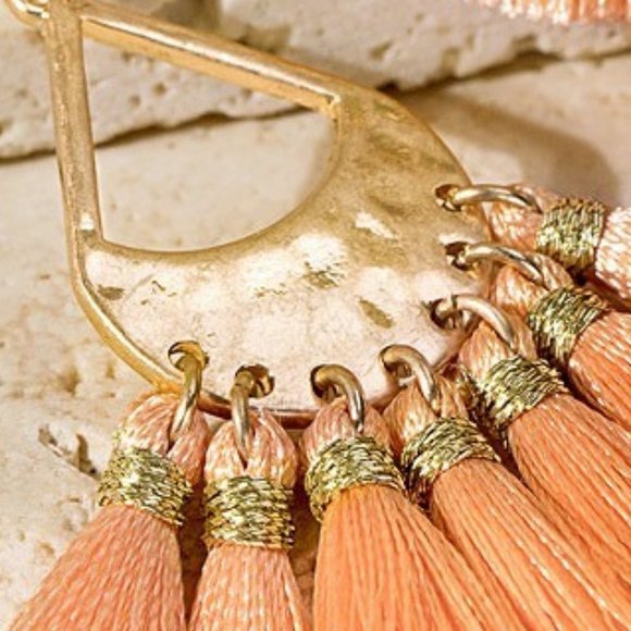 🍊PEACH🍊TASSEL HAMMERED POST EARRINGS - Picture 2 of 3
